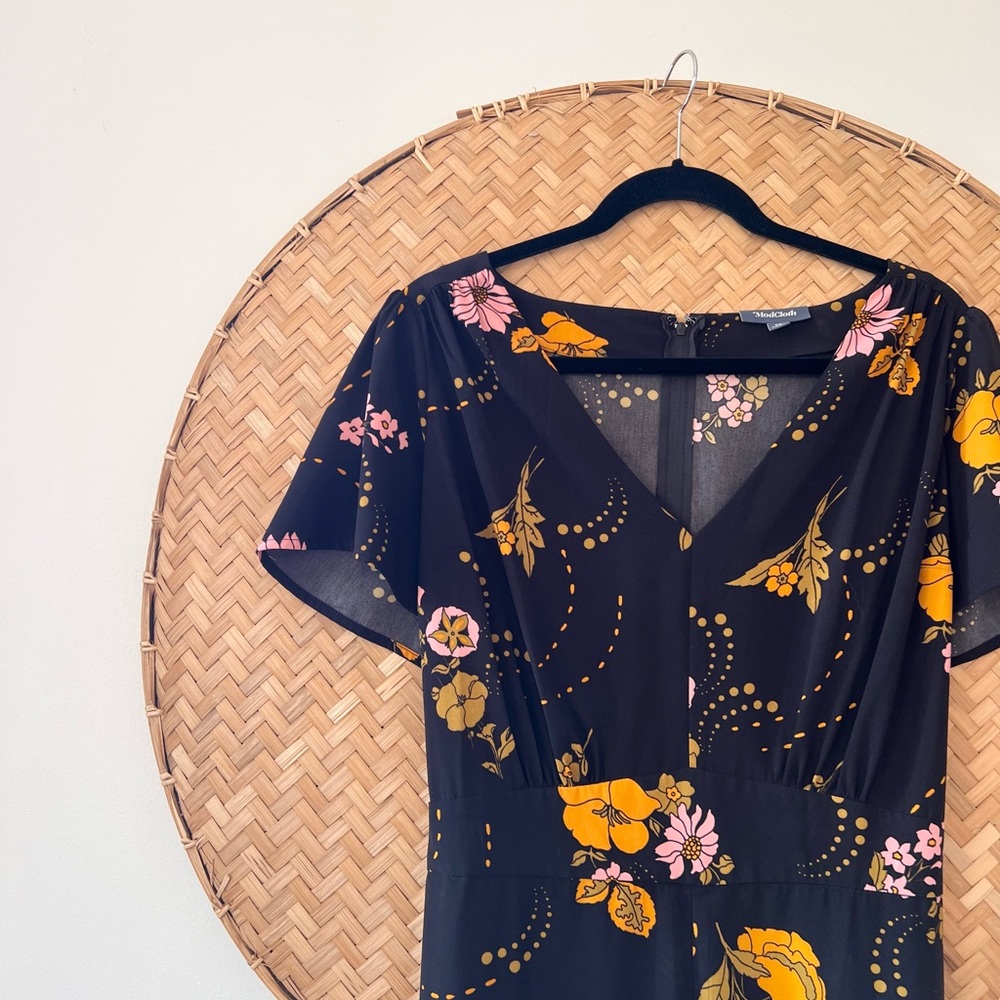 PLUS SIZE MODCLOTH VINTAGE STYLE EVERYTHING‎ & MORE BLACK FLORAL ROMPER JUMPSUIT - Picture 5 of 13
